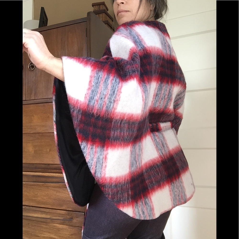 Johanna Plaid Capelet